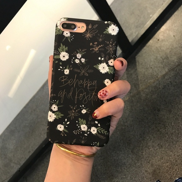 Accessories - NEW iPhone 7/8 White Flower Case